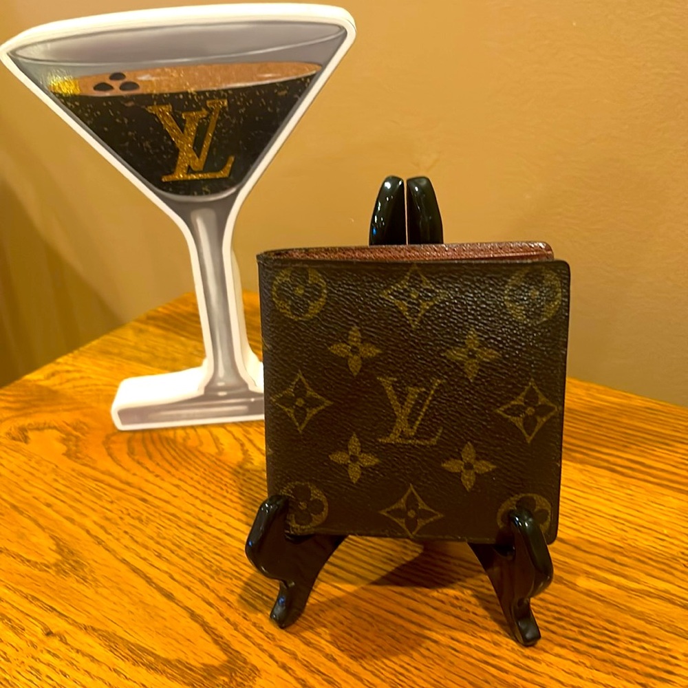 Louis Vuitton Authentic Bifold Monogram Leather W… - image 1